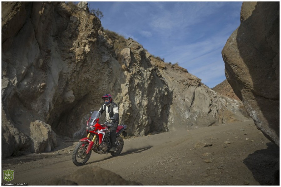 Infomoto - Nova Honda CRF 450L é moto de trilha para rodar na rua